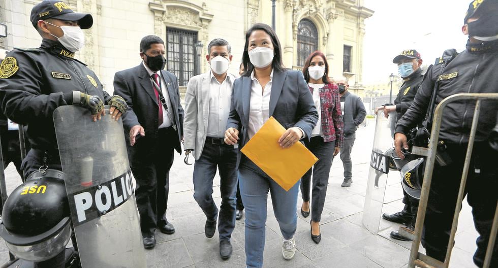 El lunes, la candidata de Fuerza Popular tramitó en mesa de partes de Palacio de Gobierno una misiva para el mandatario. En ella, pide que este solicite una auditoría internacional sobre los comicios del 6 de junio. (Foto: Alessandro Currarino / @photo.gec)