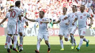 Polonia le ganó a Suiza por penales y pasó a cuartos de final