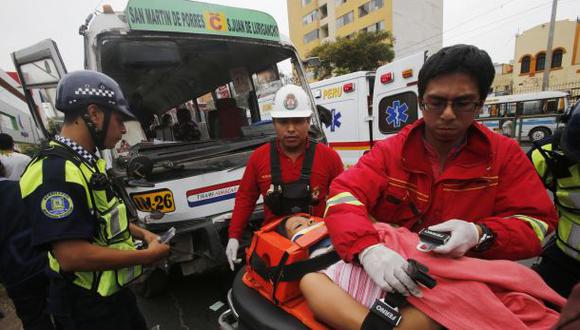 Breña: ocho heridos deja triple choque en la Av. Brasil