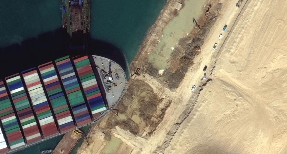 The rudder and propellers of the gigantic ship EverGiven are already released, says Suez Canal firm