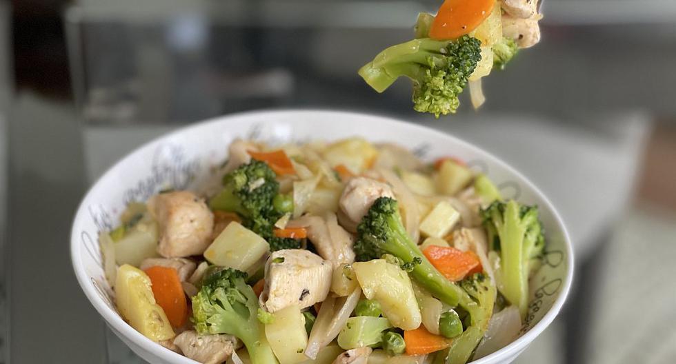 Hot Salad: A hearty side dish with chicken, carrots, and broccoli to get you out of trouble