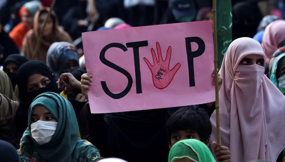 Una protesta en Pakistán contra una presunta violación en grupo de una mujer, el 17 de septiembre de 2020. (Arif ALI / AFP).