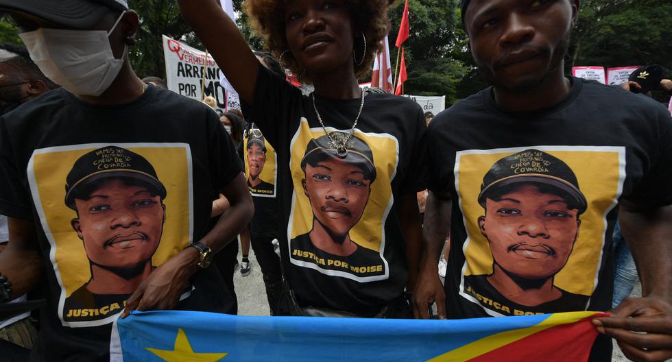 Manifestantes se dan cita en Sao Paulo para hacer sentir su indignación por el asesinato del refugiado congoleño Moise Kabagambe. AFP
