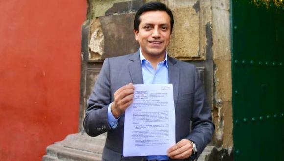 Gilbert Violeta (Peruanos por el Kambio) agradeció a congresistas de APP, Acción Popular, Nuevo Perú, Frente Amplio y los no agrupados que firmaron la demanda de inconstitucionalidad contra la ley de publicidad estatal. (Foto: PPK)