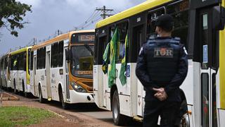 Policía libera a cientos de simpatizantes de Bolsonaro tras asonada en Brasilia