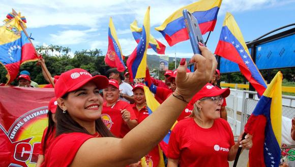 Los venezolanos recibieron con mucha expectativa la llegada de Gustavo Petro al poder en Colombia. (GETTY IMAGES)