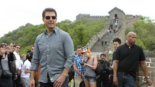 Tom Cruise paseó por la Muralla China y causó gran revuelo entre los turistas