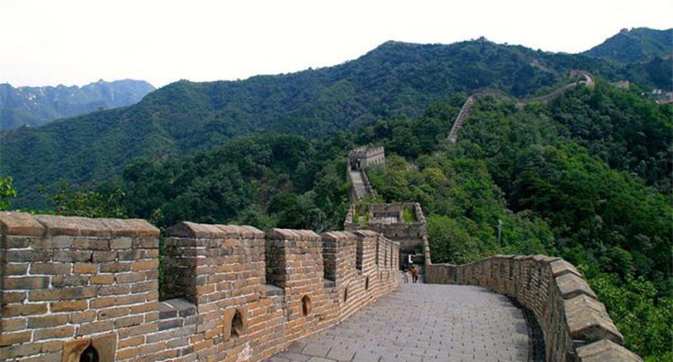 Parte de la Gran Muralla de China, patrimonio de la UNESCO, ha sido restaurada pero ha desatado la indignación en todo el país y en todo el mundo. (Foto: EFE)