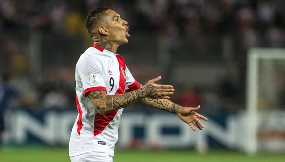 "Cómo no te voy a querer si llevamos una vida juntos. Felicitaciones a mi hinchada peruana. Juntos somos más fuertes", manifestó Paolo Guerrero en sus redes sociales. (Foto: AFP)