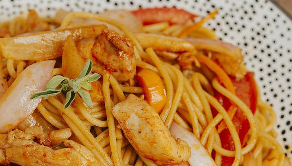 Receta de tallarín saltado de Las Recetas de Yo Madre.