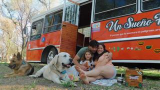 “Fue la mejor decisión”: la historia de la familia argentina que lo deja todo para emprender viaje a México en bus escolar