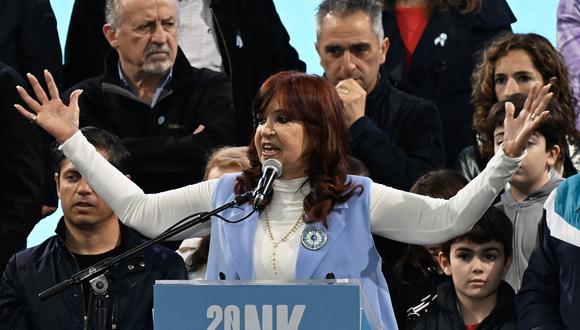 La vicepresidenta argentina, Cristina Kirchner, durante un evento para conmemorar el 20 aniversario de la investidura de Néstor Kirchner y el 213 aniversario de la Revolución de Mayo en Buenos Aires, el 25 de mayo de 2023. (Foto de Luis ROBAYO / AFP)
