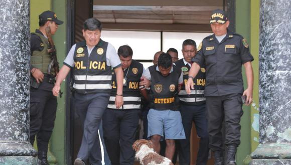Policía capturó al supuesto chofer del vehículo en el que se movilizaron los tres sujetos que asesinaron a los miembros de una familia en el distrito de San Miguel | Foto:  Andrés Paredes / @photo.gec