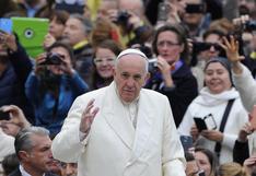 Papa Francisco escribe a mano la portada de su primer libro | FOTO