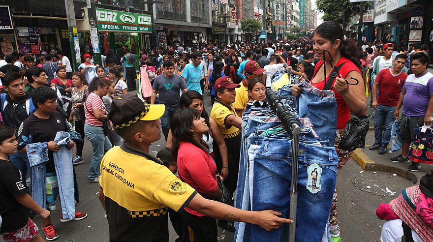 Compras de último minuto por Navidad abarrotaron el Cercado - 3