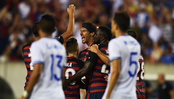 Estados Unidos venció 2-0 a El Salvador y avanzó a las semifinales de la Copa Oro 2017. (Foto: AFP)