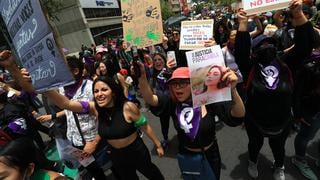 Cientos de mujeres protestan en Ecuador contra los femicidios
