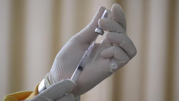 La vacunación contra el COVID-19 en Lima y Callao no se detienen ni por Año Nuevo 2023 | Foto: Referencial / El Comercio