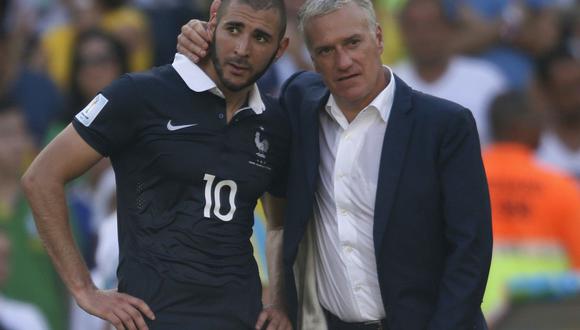 Karim Benzema junto al entrenador de Francia, Didier Deschamps. (Foto: Agencia)