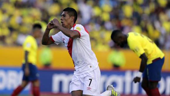 Paolo Hurtado marcó uno de los goles más recordados de Perú ante Ecuador. (Foto: AP)