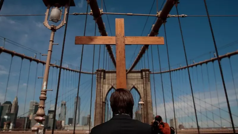 The Holy Week processions also passed through the famous Brooklyn Bridge in New York.  (GettyImages).