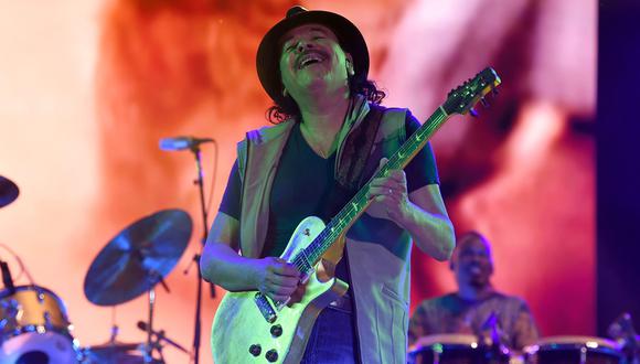 Carlos Santana durante su show en el Vive Latino 2019. (Foto: AFP)