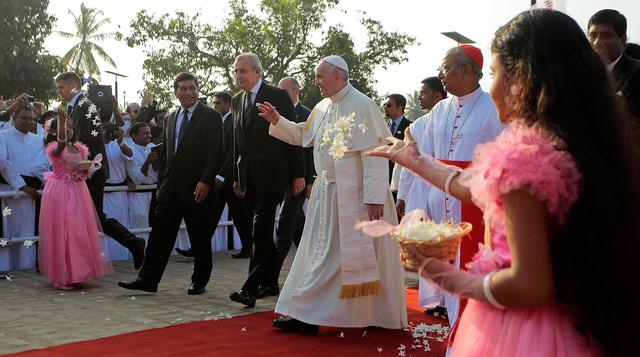 El Papa Francisco recibe multitudinaria bienvenida en Filipinas - 7