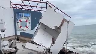 Tumbes: casas y negocios en la playa a punto derrumbarse debido a oleaje anómalo