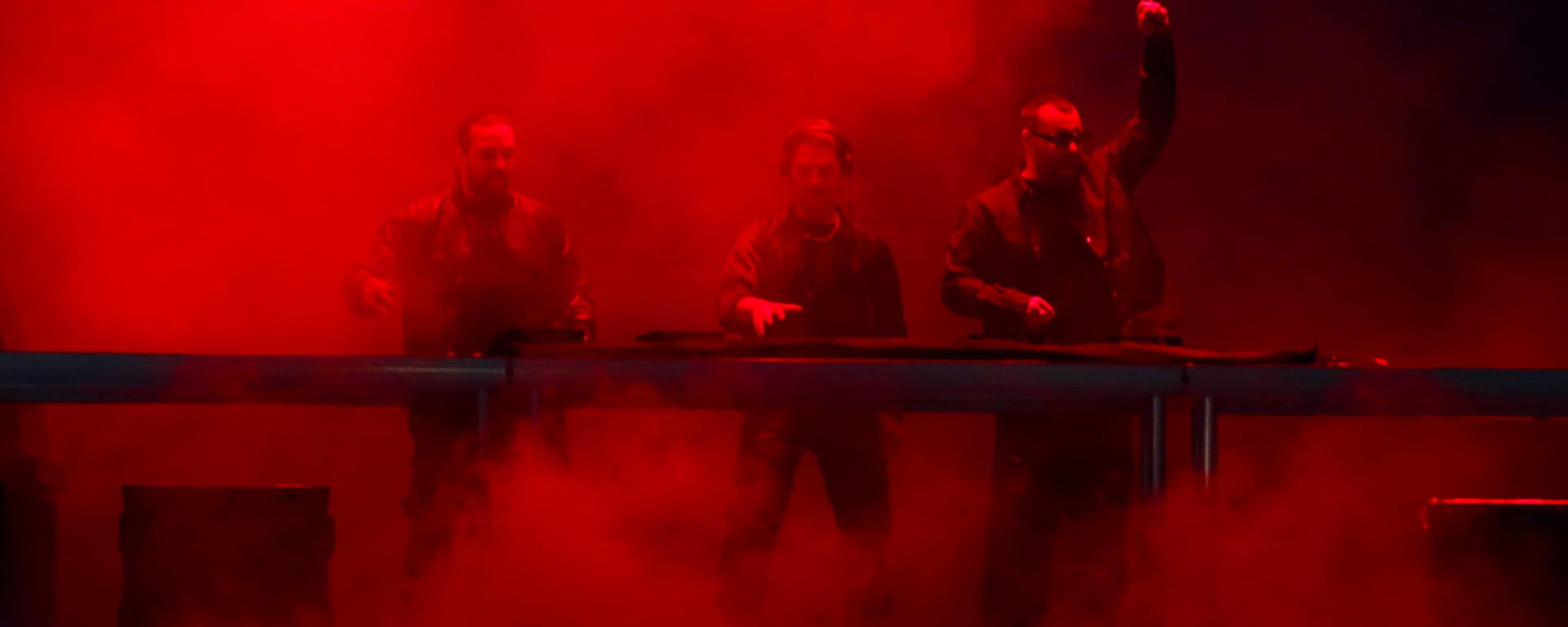 Swedish House Mafia, el trío que Lima necesitaba, encendió la noche con buena música y fuego 