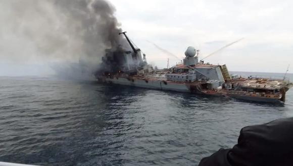 Imágenes supuestamente muestran el buque insignia ruso Moskva antes de su hundimiento en el mar Negro.