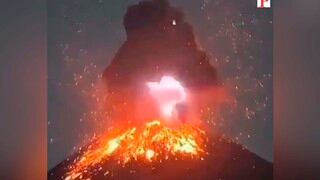 Los videos de la violenta erupción del volcán Krakatoa en Indonesia