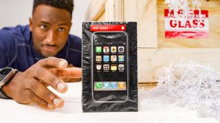 Youtuber compró un iPhone 1 a US$40.000 para hacerle un unboxing en video