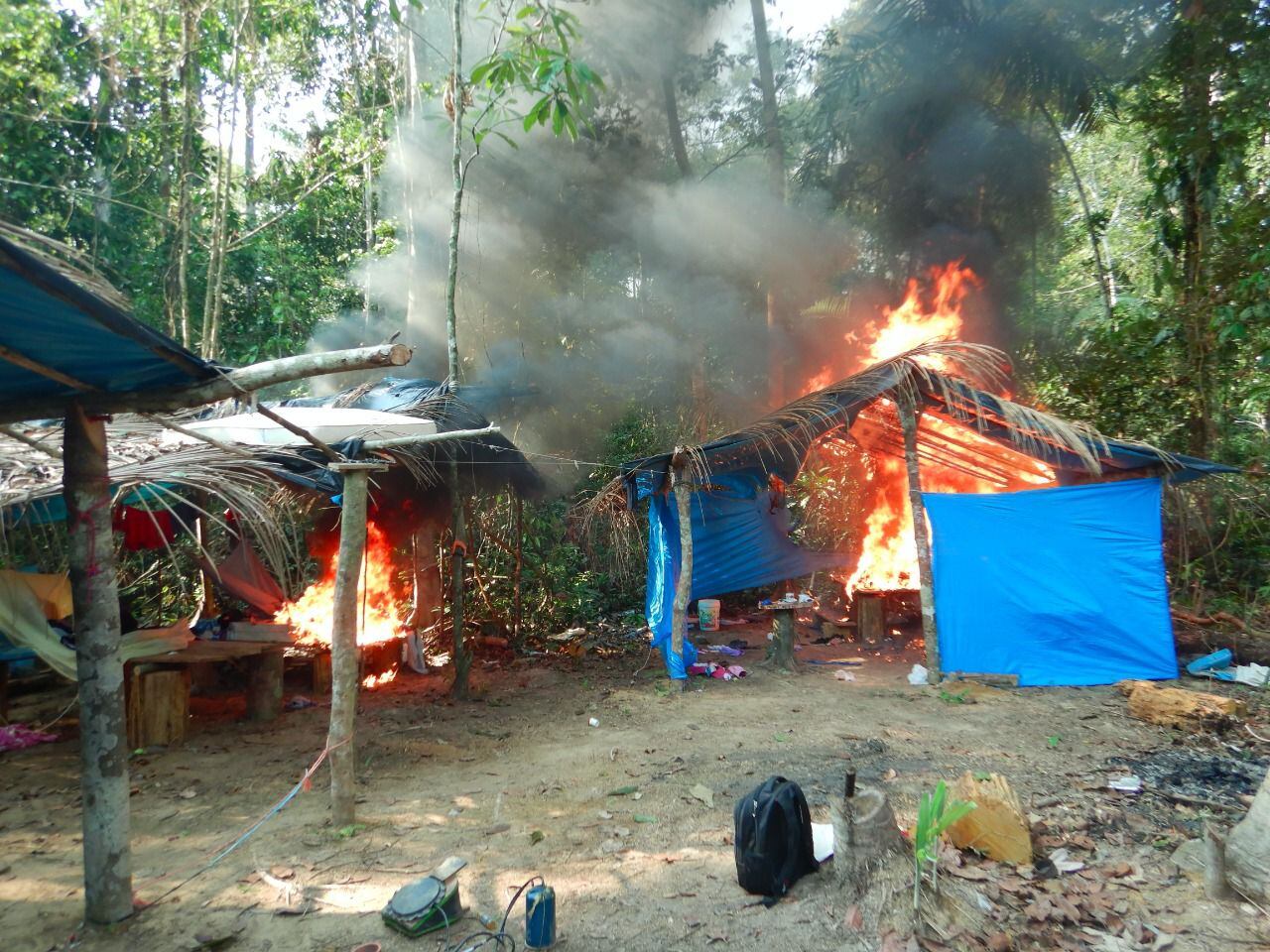 Madre de Dios: destruyen 45 campamentos de minería ilegal en zona natural donde viven comunidades indígenas aisladas (Foto: Comando Conjunto)