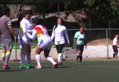 Mujeres trans y policías participan en un torneo de fútbol por la diversidad