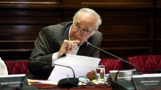 García Belaunde: procuraduría dio “golpe adicional” a Vizcarra