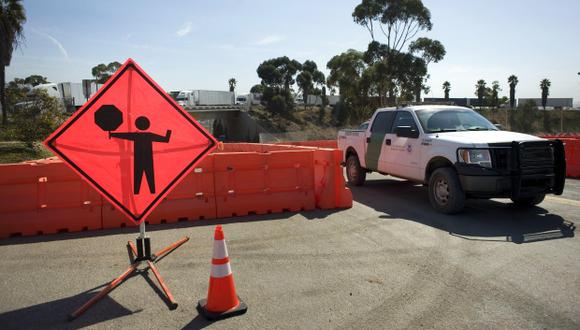 En las calles cercanas se han colocado letreros que prohíben a vehículos estacionarse a partir del martes y hasta el próximo 10 de noviembre, mientras la oficina del Alguacil del Condado cuenta con un plan de prevención en caso de que se registren protestas masivas. (Foto: EFE)