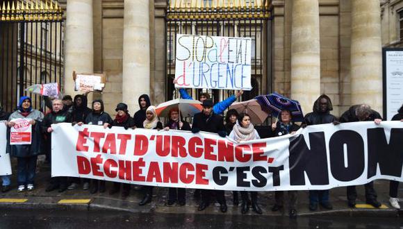 Miles se manifestaron en Francia contra el estado de emergencia