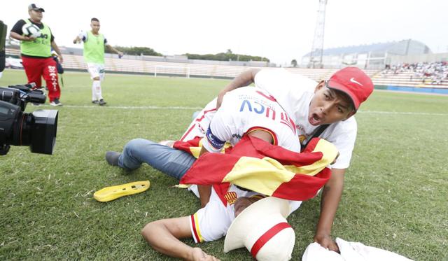 Celebración de Atlético Grau y Deportivo Llacuabamba por el ascenso a primera división. (Fotos: Violeta Ayasta / GEC)