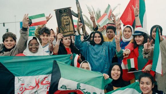 Jóvenes celebrando la liberación de Kuwait en 1991. (Getty Images).