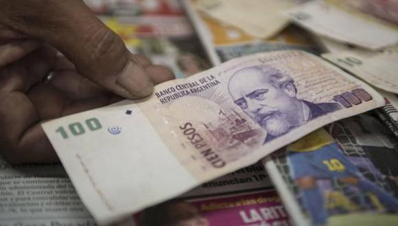 El peso argentino cerró intenta recuperarse. (Foto: AFP)