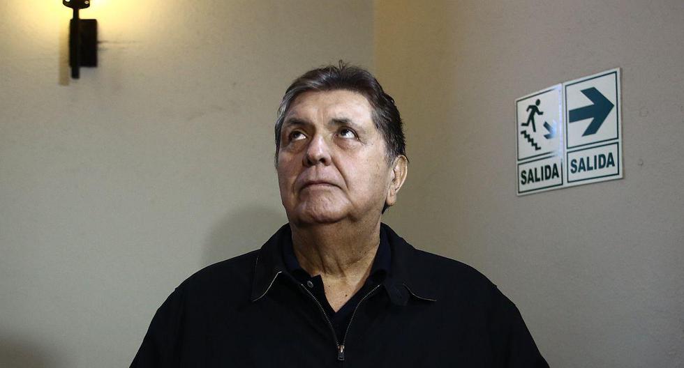El ex presidente de la República, Alan García, fue trasladado en una camioneta desde Miraflores hasta el hospital Casimiro Ulloa. (Foto: GEC)