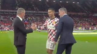 El desplante de Cristiano a Carragher en plena transmisión del United vs Liverpool | VIDEO