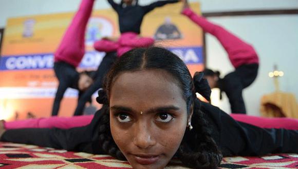 India: El yoga será un curso obligatorio en los colegios