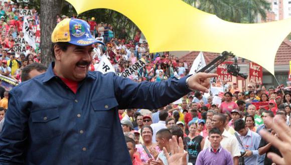 Venezuela: Autoridades dilatan trámite para revocar a Maduro