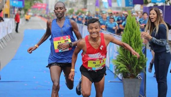 Ito alcanzó el podio de la maratón Lima 42K en su novena edición realizada este domingo. (Foto: Difusión)