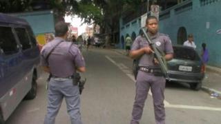 Nueve personas mueren pisoteadas tras acción policial en fiesta en favela de Brasil | VIDEO
