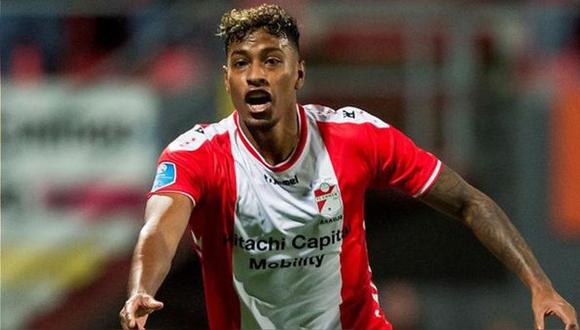 La directiva del Emmen premió al peruano como el mejor jugador del año 2021. (Foto: Agencias)