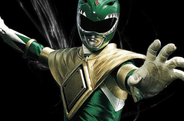 Eventualmente el 'Ranger Verde' tiene que dejar la serie, pero su papel es tan aclamado que regresa bajo otra identidad.