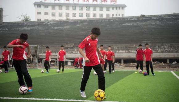 China quiere ser potencia en fútbol: firmó trato con Alemania