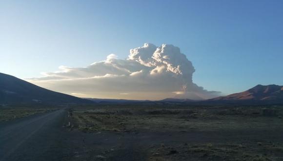 Erupción del volcán Ubinas: alcalde pedirá envío de mascarillas y lentes especiales